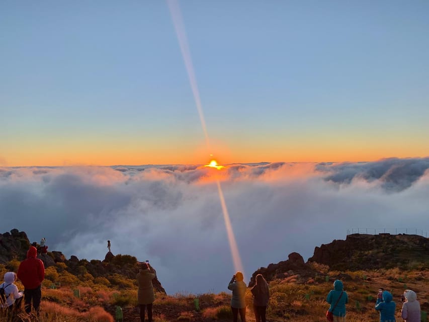 Madeira: Heavenly Sunset Pico do Arieiro with Snacks & Wine - Your Picnic Box: Beer or Wine, Snacks, and a Drink-Smart Plan