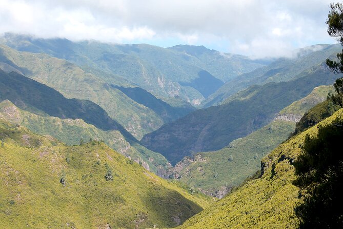 Madeira Lakes - Levada do Alecrim - Stop 1, Lagoa do Vento: Rock Pools and Waterfalls in the Valley