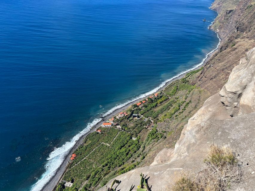 Madeira North Offbeat: Boaventura, Sao Vicente, Pta Delgada - Encumeada Viewpoint at 1007 Meters: A Camera-Ready Pause