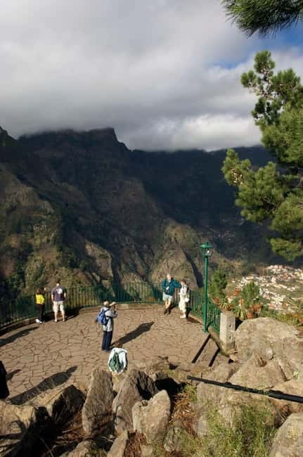 Madeira: Nuns Valley and Câmara de Lobos Half-Day Tour - Pico dos Barcelos lookout: Funchal in one sweep at 355 meters