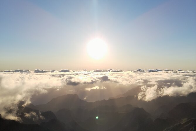 Madeira: Pico do Arieiro Sunrise Tour - Levada dos Balcões: a calm morning walk with serious payoff