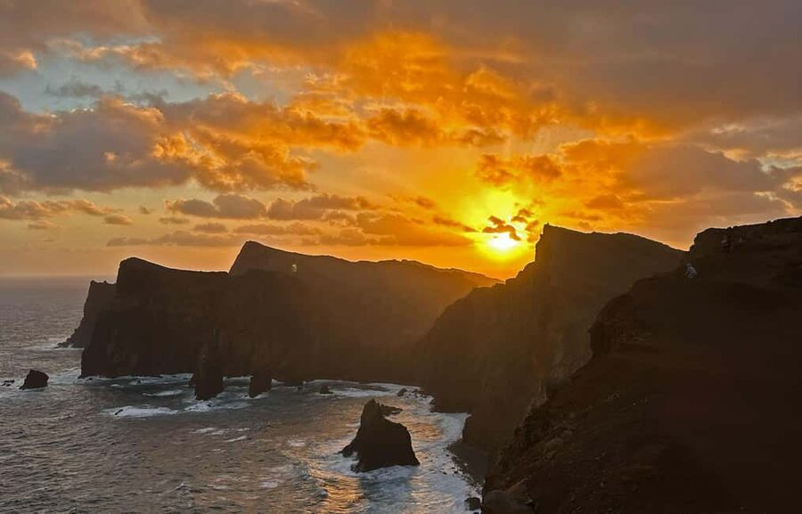 Madeira: Pico Do Arieiro Sunrise With Tea & Biscuits + Hike - The logistics that make the morning easy: pickup, 4x4, and small groups