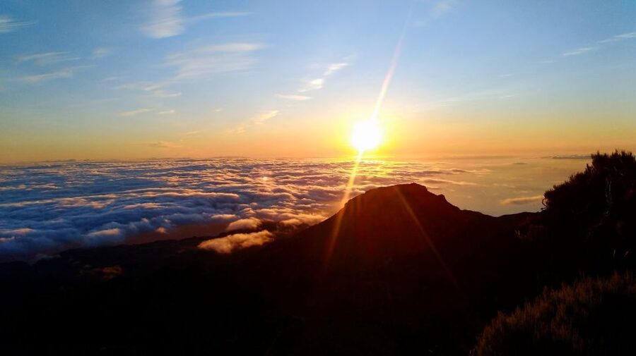 Madeira: Pico Ruivo Guided Sunrise Hike with Hotel Pickup - Key things to know before you hike Pico Ruivo at sunrise