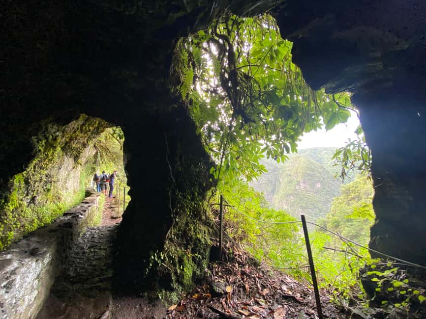 Madeira: PR 9 - Levada do Caldeirão Verde Hike Transfer - How long the day takes, and why your watch might show more