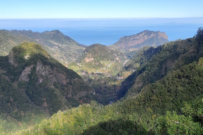 Madeira: Private 1.5-Kilometer Levada dos Balcões Hike PR11 - From Your Door to Ribeiro Frio: The Private Ride