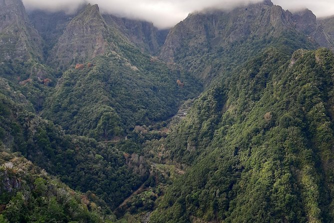 Madeira: Private 1.5-Kilometer Levada dos Balcões Hike PR11 - Gear, Pace, and Weather: Small Choices That Matter