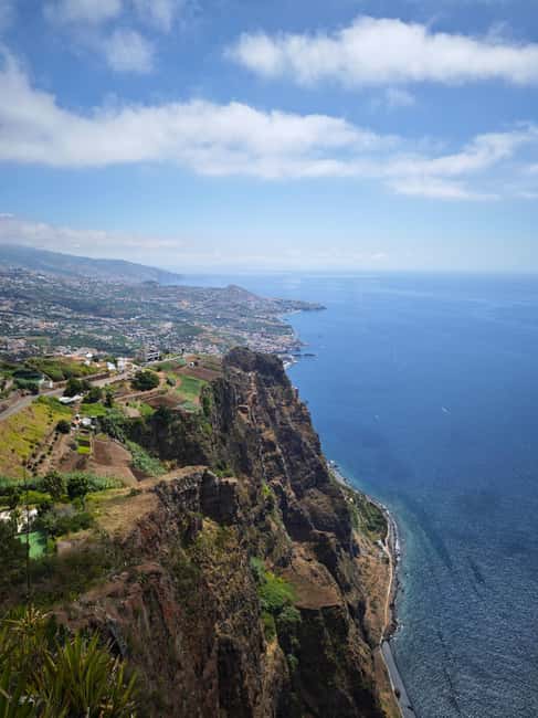 Madeira: Private Guided Tour with Electric Cars - Seixal and Cabo Girão Cliff: Two Guided Moments for Big Views