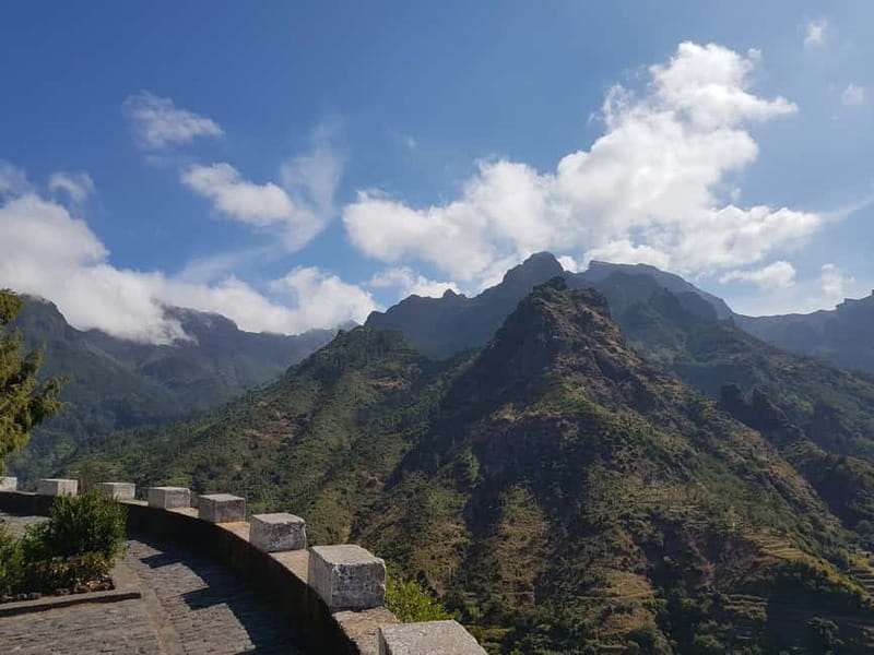 Madeira: Private Laurisilva Tour - Meeting the Guide at the Funchal Cruise Port