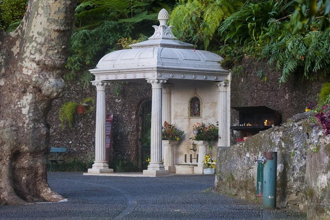 Madeira: Private Monte Tour By Cable Car with Transfer - Cable car to Monte, and why the timing is everything