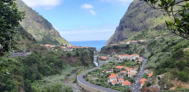 Madeira: Private Weekend Wine Tasting in São Vicente - The little pairing bites that help you compare
