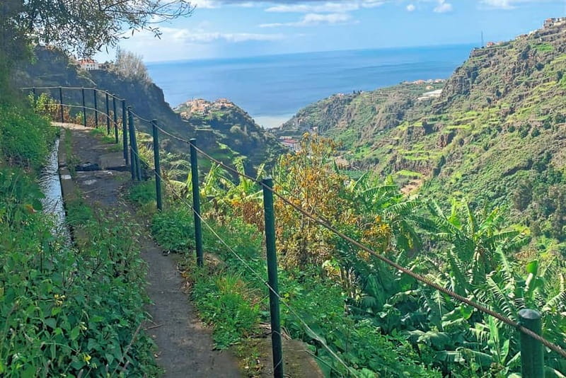 Madeira: Reach the Sun Hike Levada Nova Moinhos Ponta do Sol - Getting there the easy way: electric car start and smart meeting points