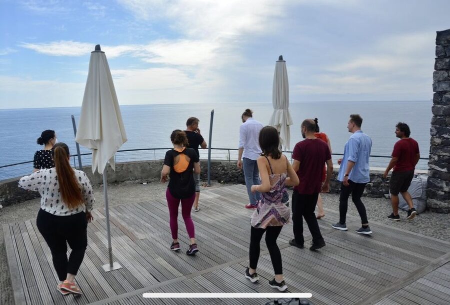 Madeira: Salsa and Bachata dance and discovery experience - How the 1-hour experience is set up, step-by-step
