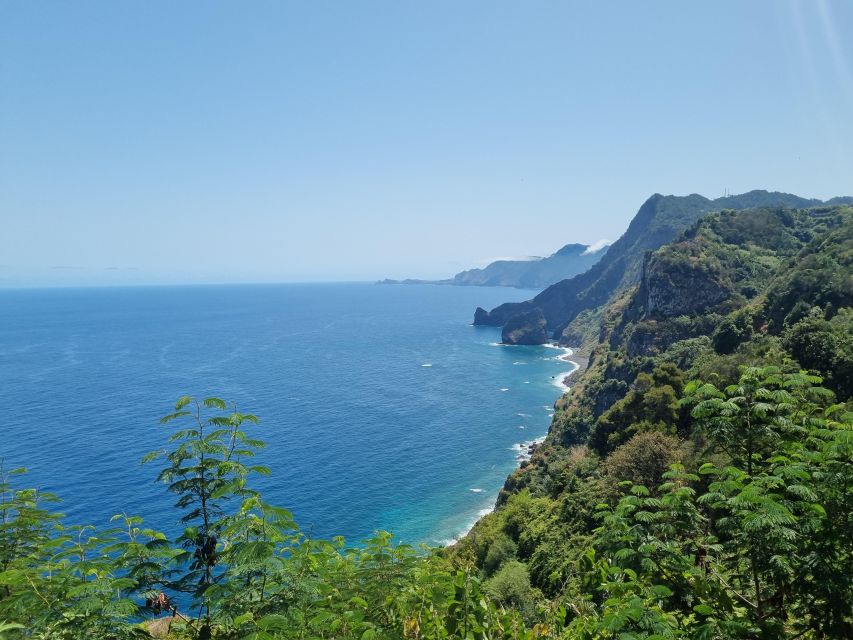 Madeira : Santana, Pico Arieiro, walk full day 4x4 Jeep tour - The guide factor: how Edgar-style storytelling changes the day