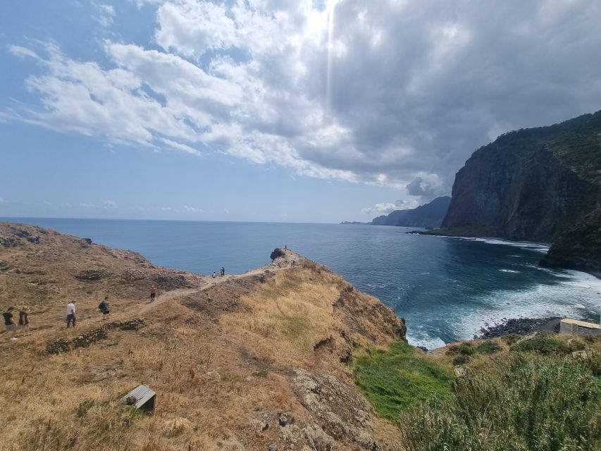 Madeira : Santana, Pico Arieiro, walk full day 4x4 Jeep tour - Faial (Madeira): the smaller stop that keeps the drive interesting