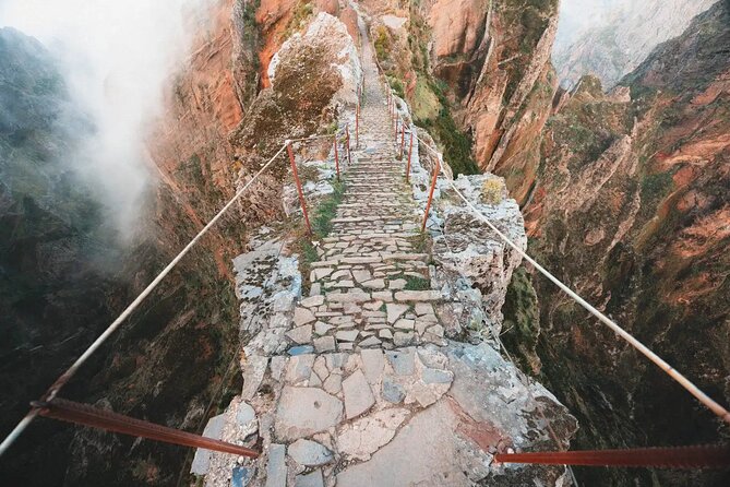 Madeira: Sunrise at Pico do Arieiro & Hike Larano trail - Entering The Mountain Before the Island Wakes