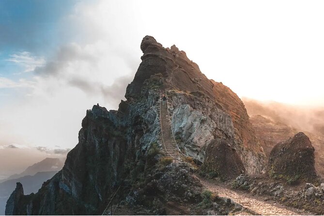Madeira: Sunrise at Pico do Arieiro & Hike Larano trail - Miradouro do Guindaste: The Glass Platform Photo Stop