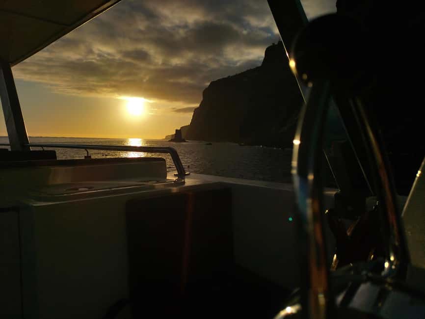 Madeira: Sunset Dinner Cruise - Fast highlights (the stuff that usually matters)