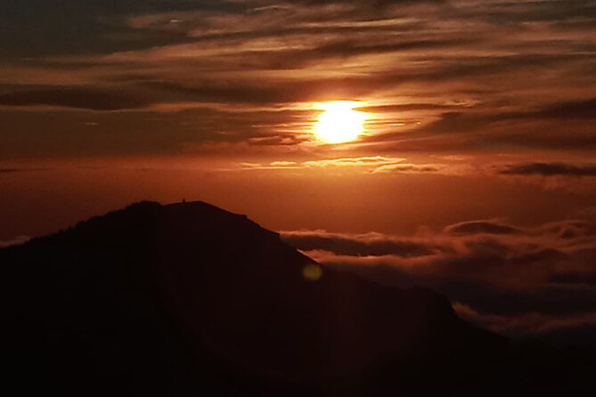 Madeira Sunset in Pico do Arieiro and Optional Stairway to Heaven - Pickup timing, cold starts, and what the small details teach you