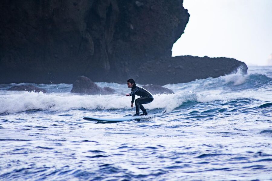 Madeira : Surfing Experience for all - Seixal Mid Tide at the Black Sand Beach