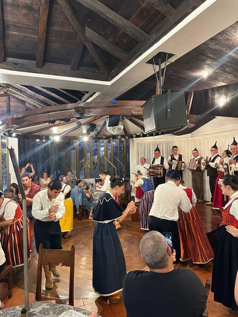 Madeira:TypicalShowFolklore Evening.included.Dinner transpt - Pickup, minibus, and the one detail that can affect your evening