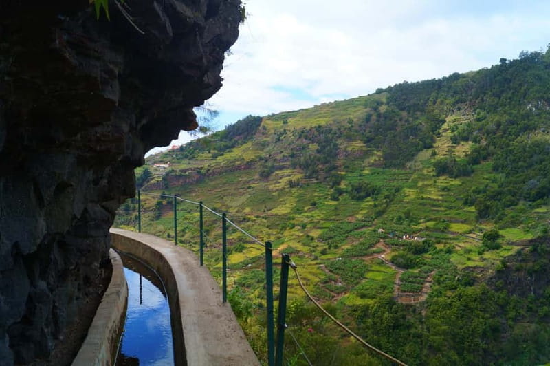 Madeira: Wet your hair in the amazing Levada Nova / Moinhos - Getting Your Hair Wet: How the Waterfall Moments Feel Up Close