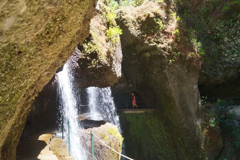 Madeira: Wet your hair in the amazing Levada Nova / Moinhos - After the Hike: How Ponta do Sol Turns the Day into a Real Break