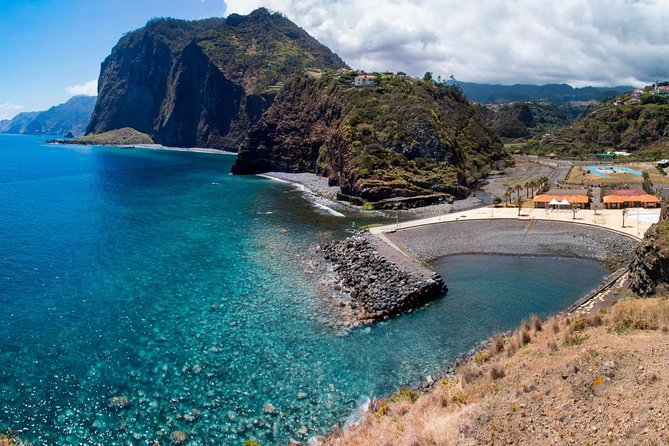 Magnificent East Tour - Pico do Arieiro: volcanic viewpoints in a tight 30 minutes