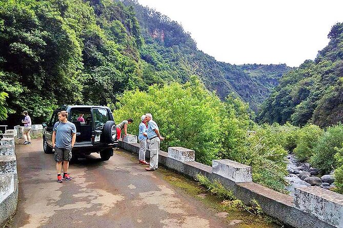 North Tour & Wine Tasting - 4x4 (Small Groups) - Santa Cruz: Church, Market, and a Quick Taste of Daily Life