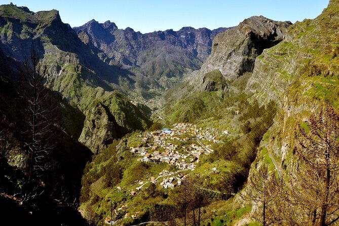 Nuns Valley Tour - The drive, guides, and the small-group vibe (what you will feel on board)