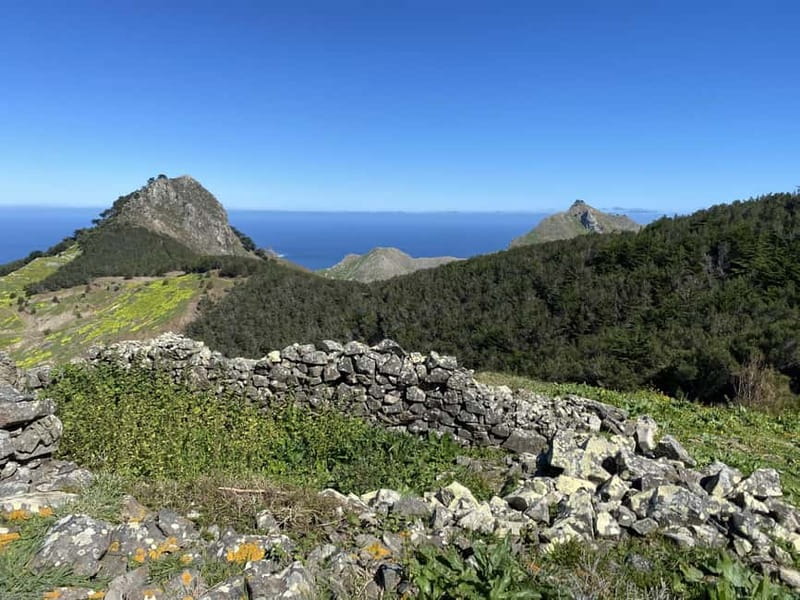 Pico Castelo & Pico Facho Vereda: Walk with Spectacular View - What to Bring for a Comfortable 3 to 4 Hours