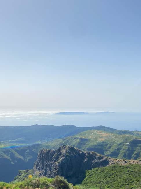 Pico do Areeiro to Ponta São Lourenço: East 4x4 Expedition - Guindaste glass platform and the north-coast photo push