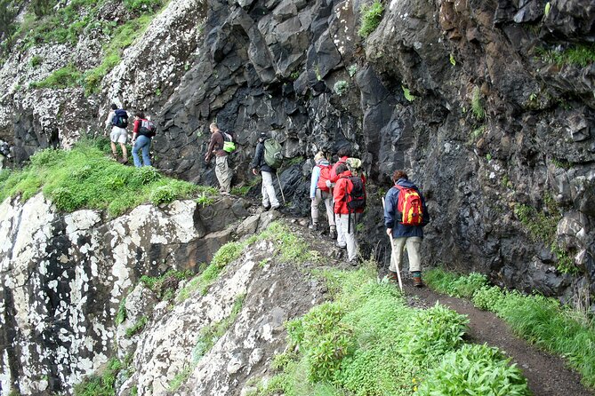 Pico do Arieiro - Pico Ruivo - Achada do Teixeira Walk - The walking in between: when you need steady shoes and a clear head