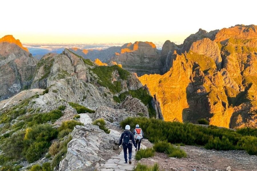 Pico Do Arieiro Pico Ruivo Sunrise or Morning Hike Transfers - Pico do Arieiro to Pico Ruivo, the part where the transfer actually matters