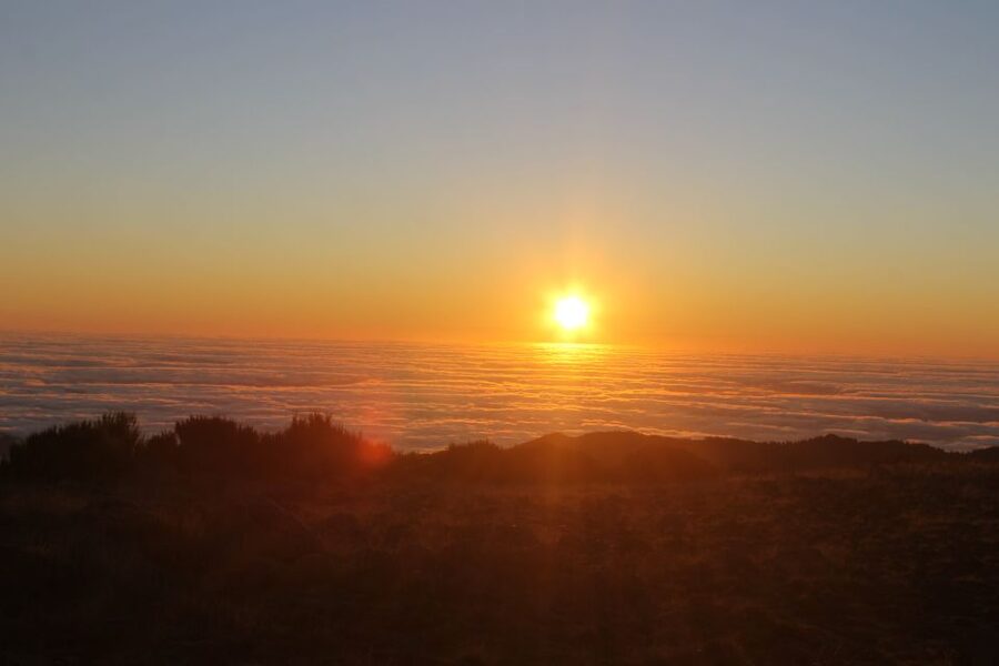 Pico do Arieiro: Private 4x4 Sunrise Trip with Hot Drinks - What to bring (and what to avoid)