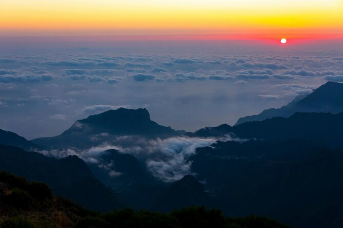 Pico do Arieiro Sunrise Tour with Local Breakfast from Funchal - What to Wear for a Summit That Can Be Up to 10°C Colder