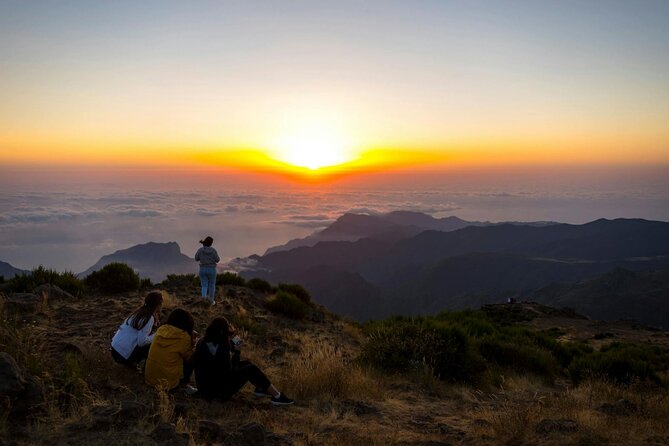 Pico do Arieiro Sunrise Tour with Local Breakfast from Funchal - Coffee, Blankets, and the Waiting Part That Actually Feels Managed