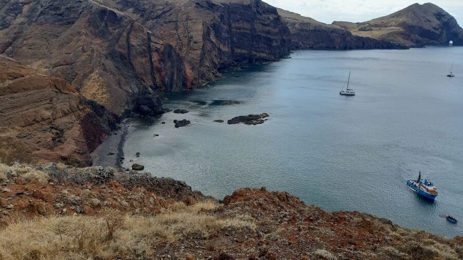 Ponta São Lourenço: Private Guided Walk PR8 - Volcanic rocks you can see, not just read about