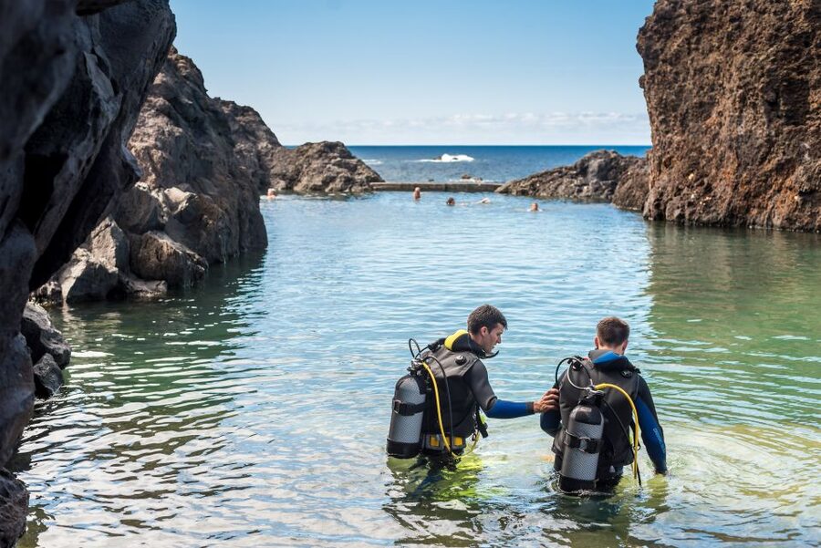 Porto Moniz: Diving with Sharks and Rays in Madeira Aquarium - Meet your instructor and get the kind of confidence that lasts