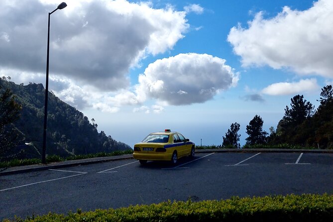 Private Half day tour (8 seat Mercedes Vito) - Stop 3 at Eira do Serrado: the 1095 m panorama over Curral das Freiras