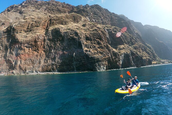 Private Kayak Tour & Snorkeling in Câmara de Lobos - Private kayak route from Porto de Câmara de Lobos Bay