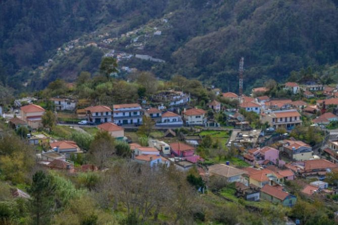 Private: Maderia Island Tour & Famous Monte Toboggan Ride - Eira do Serrado and Curral das Freiras: Valley Drama From a Rock Ledge