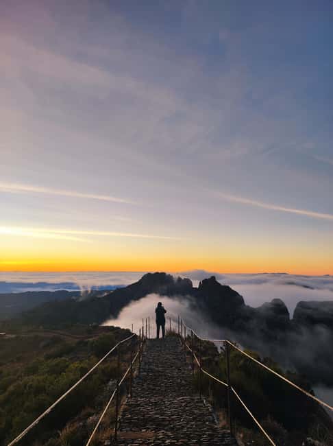 Private Sunset Hike to Pico Ruivo - The 6-hour flow: climbing up, staying put, then heading back for dinner