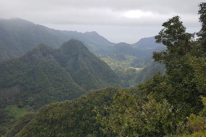 Private Tour East Madeira - Stop 1: Miradouro do Cristo Rei do Garajau, plus the story behind it