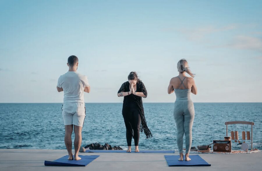 Private Yoga & Sound Bath by the Ocean - Asanas outdoors: energizing without losing your calm