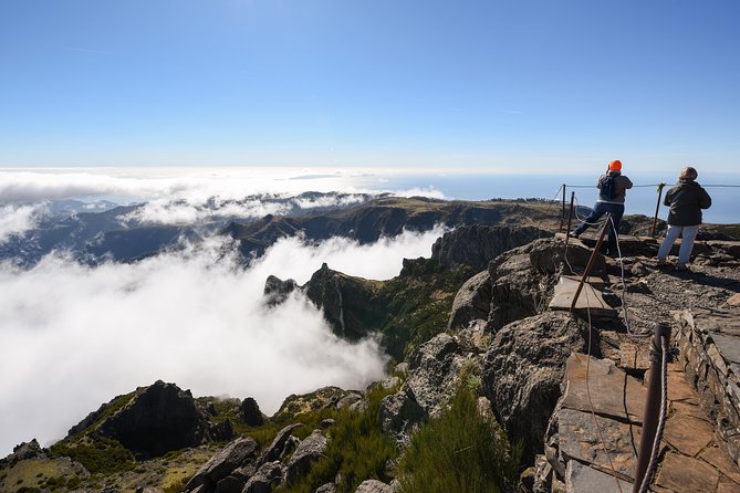 Safari 4x4 Pico Arieiro Santana in Small Group "FlowerEAST" - Stop 1: Pico do Arieiro at 1,818 m