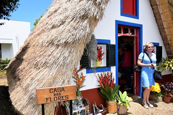 Santana / Typical Houses Tour - Faial’s Penha de Águia rock: a short stop with a clear geographical role