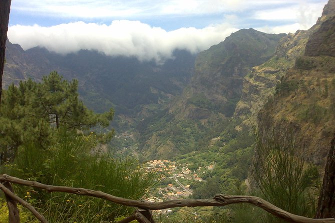 Scenic Route - Nuns Valley Tour - Stop Two, Miradouro Eira do Serrado and the valley’s geologic twist