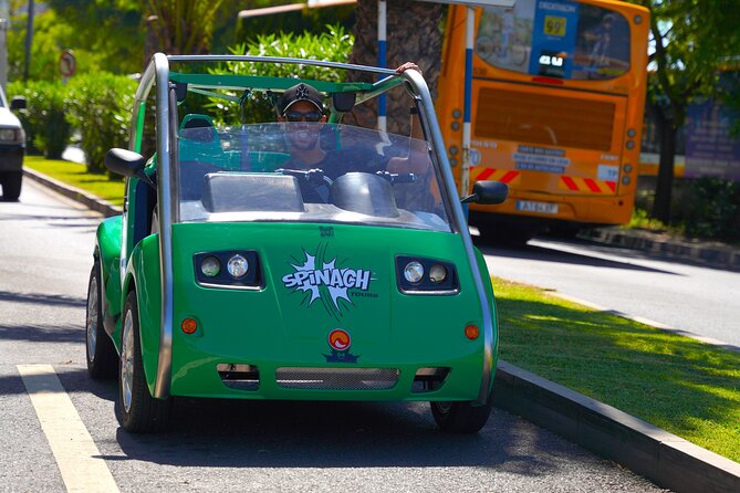 Self-Guided Sightseeing Tour on an Eletric Car | Funchal - Stop 2: Praça do Município for a Quick Sense of Local Life (10 minutes, free)