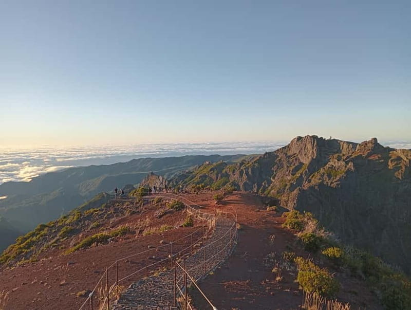 Sunrise at Pico Ruivo - The return to Achada do Teixeira: daylight cues and viewpoint stops