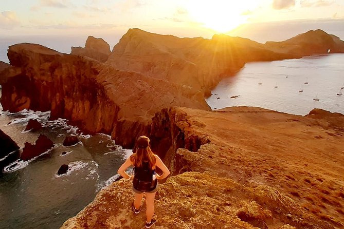 SUNRISE guided HIKE in Ponta de São Lourenço Natural reserve PR8 - Stopping for a coffee moment, then thinking about what to pair next